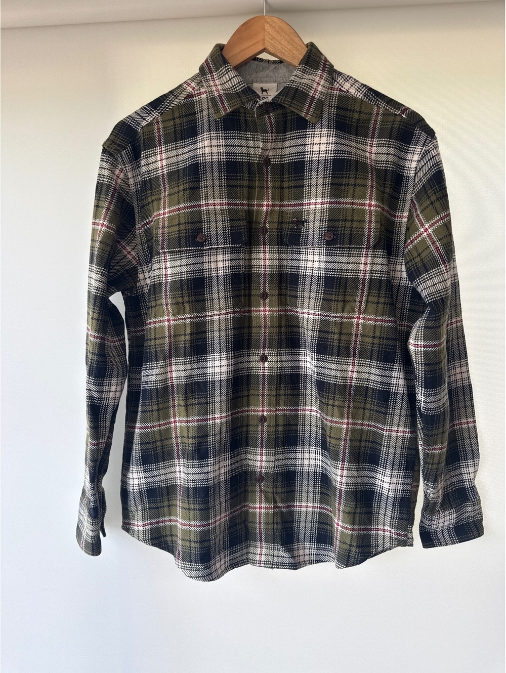 The Black Dog Plaid Flannel Button Up Shirt Men’s Small 100% Cotton